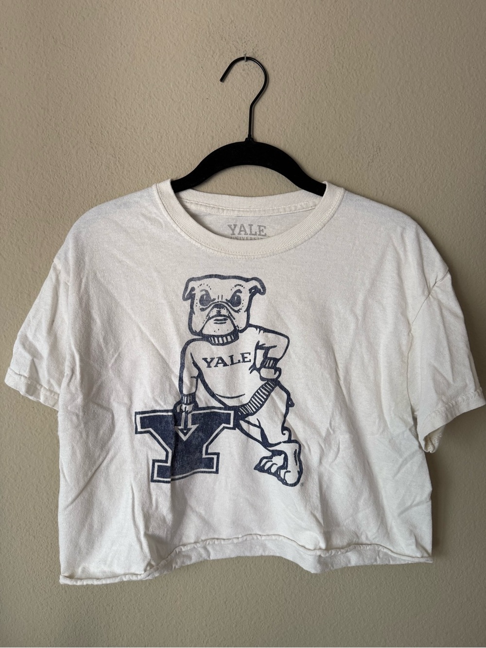 Yale University Bulldog White & Navy BlueGraphic Tee Crop Top Collegiate College